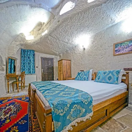 Elysee Cave House Gasthof 2*