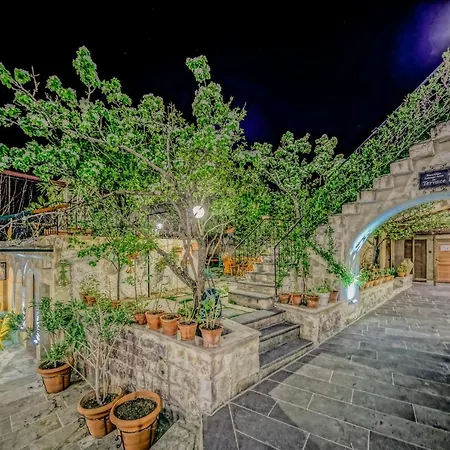 Elysee Cave House 2*