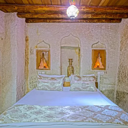 Elysee Cave House 2*