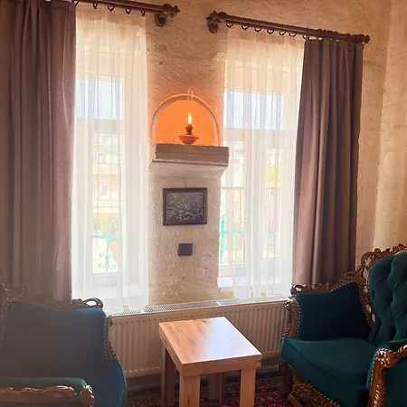 Elysee Cave House Gasthof 2*