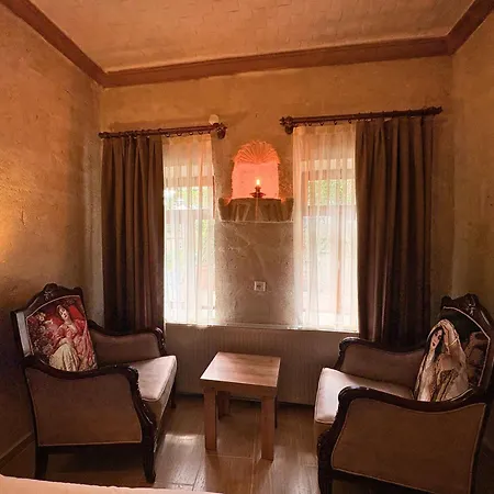 Elysee Cave House 2*