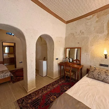 Elysee Cave House Gasthof 2*